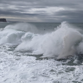 Large Waves at Turimetta Head, Mona Vale